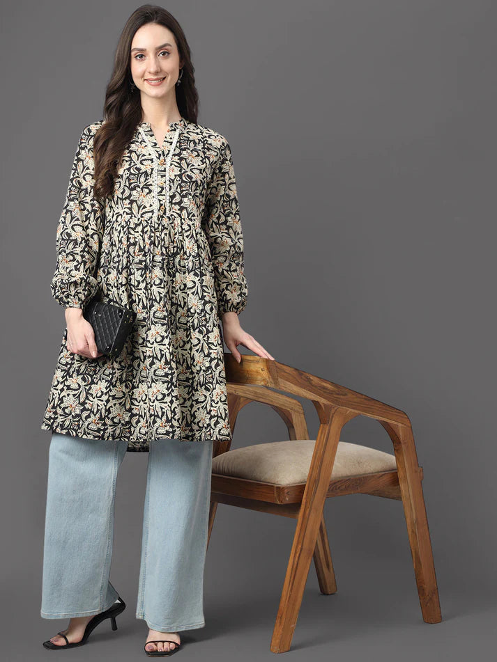 ✨ Sunrise Collection – Black & Beige Floral Printed Tunic Top ✨